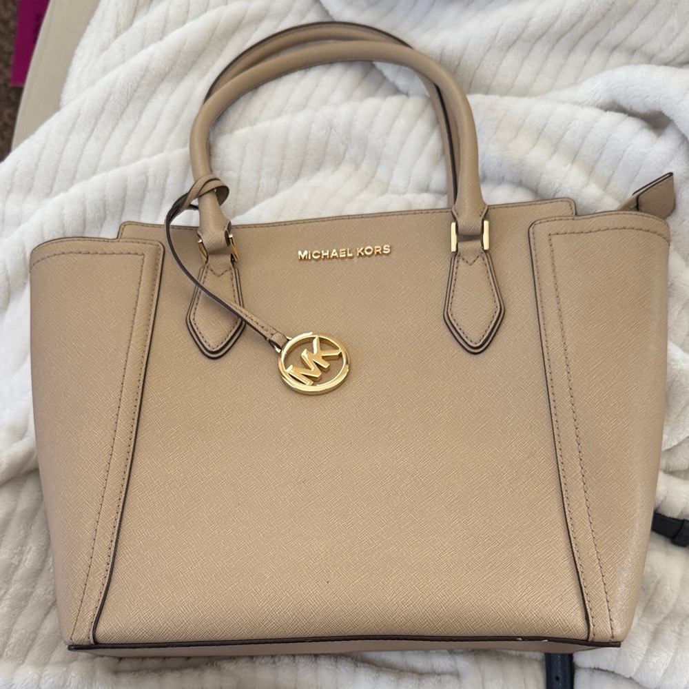 Michael kors tote purse